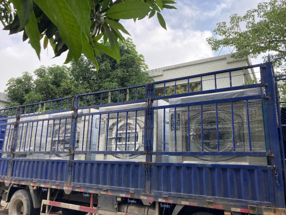 珠江洗滌設備：為某大型酒店提供高效自動工業(yè)洗衣機解決方案